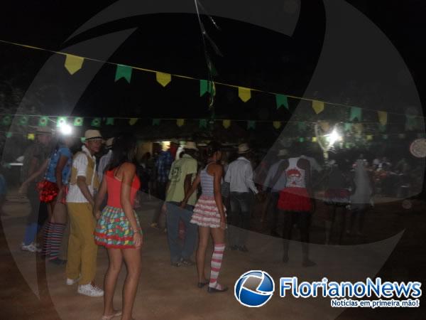 Festival de quadrilhas é realizado pelo Repórter Amarelinho na localidade Morrinhos.(Imagem:FlorianoNews)