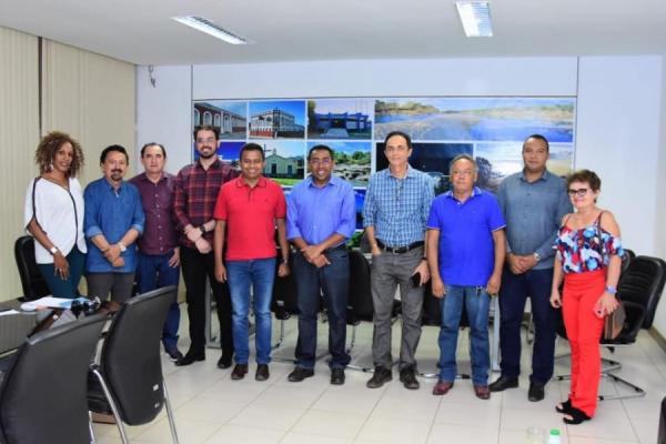 Reunião discute implantação do Distrito Industrial em Floriano.(Imagem:Secom)