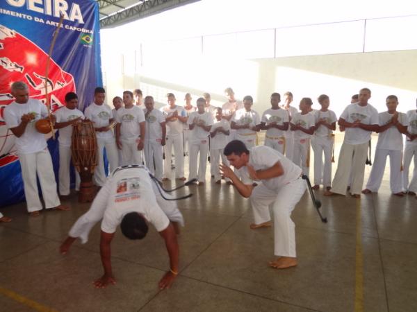 Abadá Capoeira realizou batismo e troca de cordas em Floriano.(Imagem:FlorianoNews)
