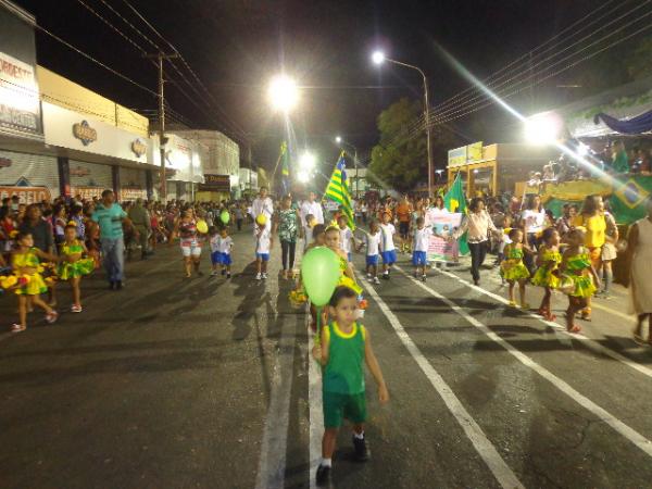 Beleza e patriotismo marcam desfile de 7 de setembro em Floriano.(Imagem:FlorianoNews)