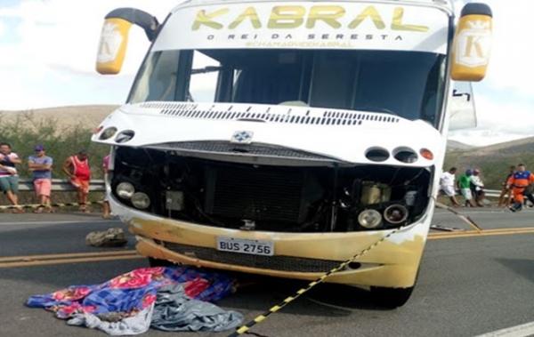 Acidente envolvendo ônibus de cantor piauiense deixa um morto na BA.(Imagem:Divulgação)