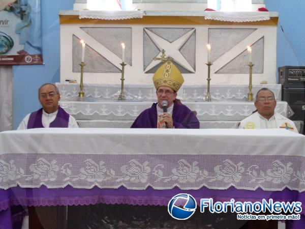 Pe. Aristides Ferreira toma posse como pároco de Nazaré do Piauí.(Imagem:FlorianoNews)