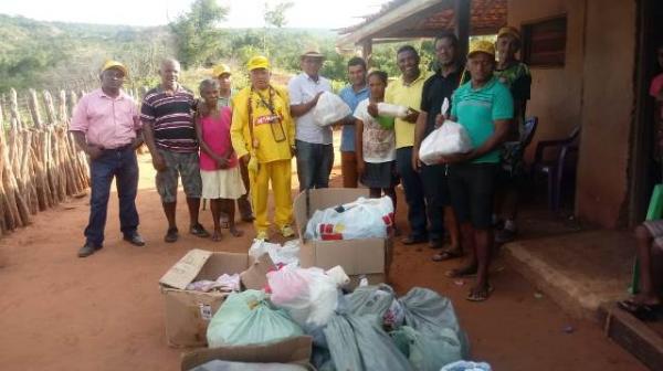 Projeto Amarelinho distribui alimentos e roupas a moradores da zona rural de Floriano.(Imagem:FlorianoNews)