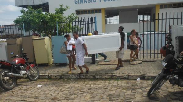 Eletrobras realizou a troca de lâmpadas e geladeiras em Floriano.(Imagem:FlorianoNews)