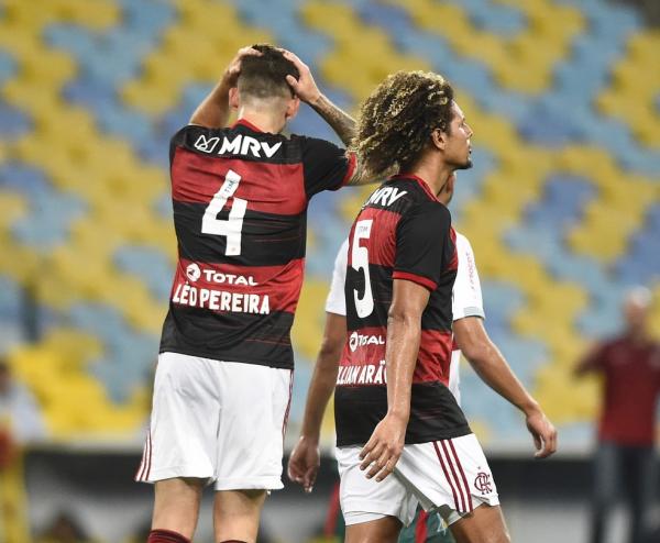 Léo Pereira William Arão Flamengo Portuguesa(Imagem:André Durão)