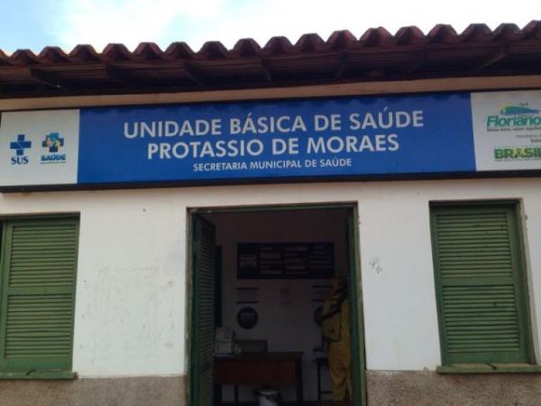 Prefeito Gilberto Júnior visita posto de saúde da localidade Buqueirão, zona rural de Floriano.(Imagem:Secom)