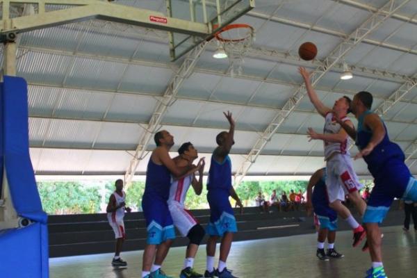 Turma 75 x 64 Itacor pelo Piauiense de basquete 2016.(Imagem:Ramiro Pena)