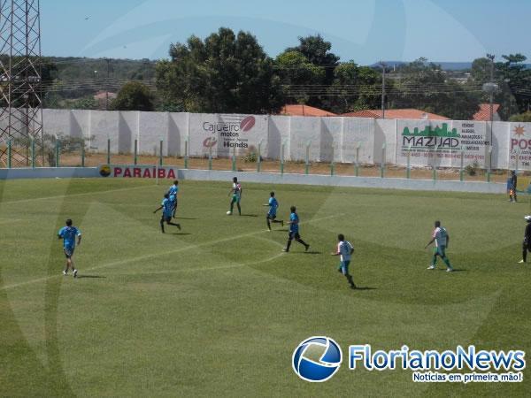 Time da Rua Sete venceu equipe do bairro manguinha no Campeonato Os Trintões.(Imagem:FlorianoNews)