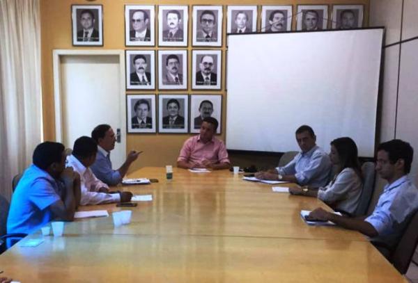 Prefeitura de Floriano se reúne com a Eletrobras e discutem Tarifa Social de Energia.(Imagem:SECOM)