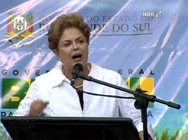 A presidente Dilma Rousseff discursa durante evento nesta sexta no Rio Grande do Sul.(Imagem:Reprodução/NBR)