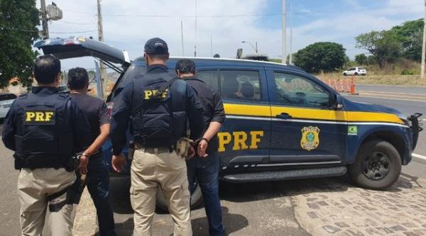 Homens foram presos pela PRF em Teresina.(Imagem:Divulgação/PRF)