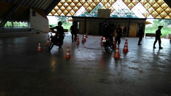 Policiais do 3º BPM recebem noções básicas de Motopatrulhamento Tático Urbano.(Imagem:Divulgação/3º BPM)