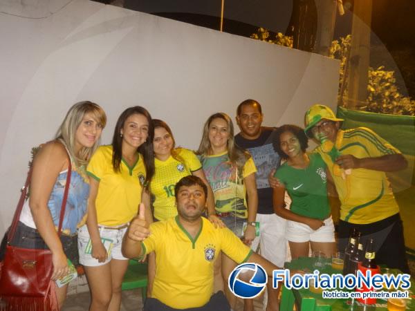 Torcedores de Floriano e Barão de Grajaú se reuniram para assistir partida entre Brasil e Croácia.(Imagem:FlorianoNews)