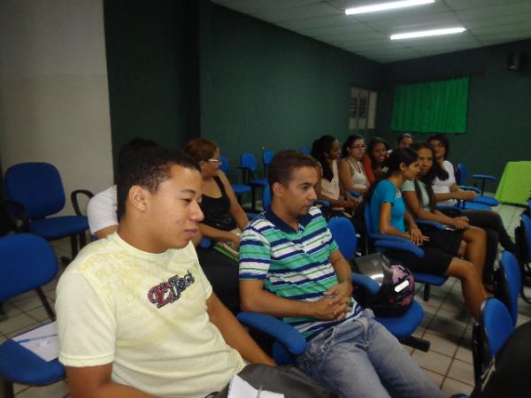 UESPI promoveu palestra em homenagem ao Dia do Administrador.(Imagem:FlorianoNews)