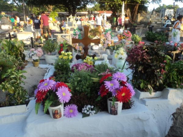 Diocese de Floriano divulga programação para a comemoração do Dia de Finados.(Imagem:FlorianoNews/Arquivo)