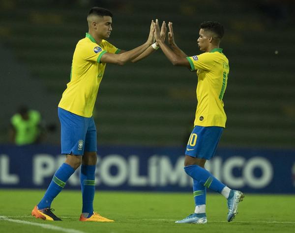 Pedrinho e Reinier, meias da seleção sub-23, não querem ser comparados(Imagem:Lucas Figueiredo / CBF)