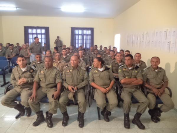 Concludentes do Curso de Formação de Soldados participam de aula da saudade.(Imagem:FlorianoNews)