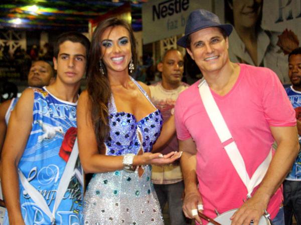 Enzo, Nicole Bahls e Edson Celulari(Imagem:Divulgação)