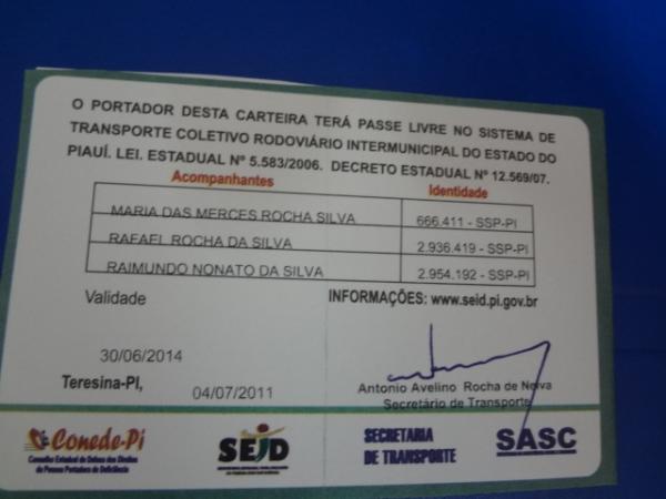 Casa dos conselhos de Floriano recebe os passes livres de pessoas portadoras de deficiência.(Imagem:FlorianoNews)