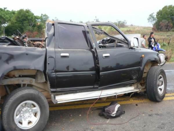 Colisão entre ônibus e Hilux deixa sete mortos(Imagem:Divulgação)