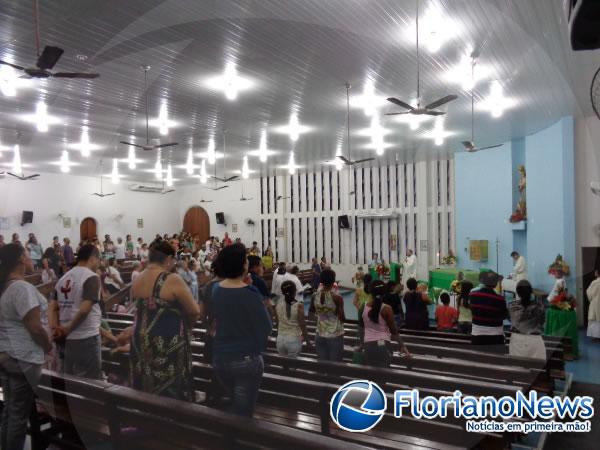 14º Cerco de Jericó é iniciado na Paróquia Nossa Senhora das Graças.(Imagem:FlorianoNews)