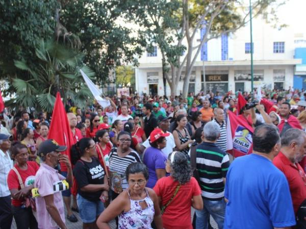Centenas de manifestantes participaram de ato contra o presidente em exercídio.(Imagem:Ellyo Teixeira)