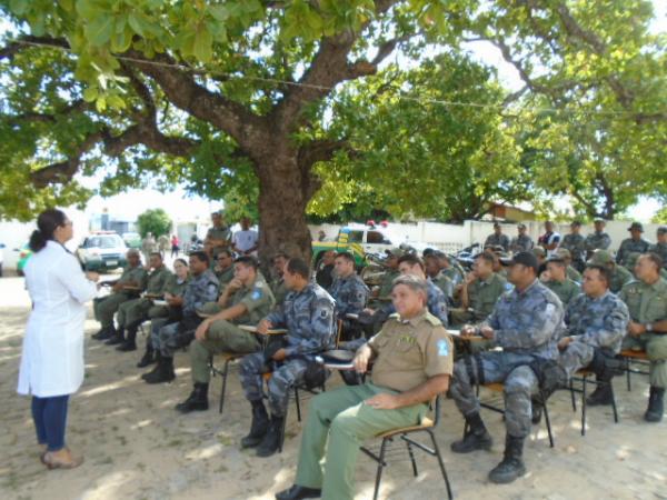 Militares participam de palestra sobre hipertensão arterial em Floriano.(Imagem:FlorianoNews)