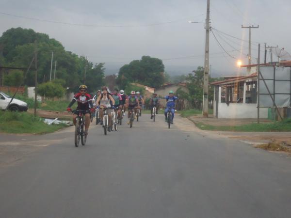 Ciclistas realizam trajeto de 75 km entre Floriano e São Francisco do Maranhão.(Imagem:FlorianoNews)