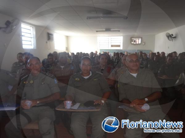 Coronel Sá Júnior ministrou palestra sobre Comunicação Social no 3º BPM de Floriano.(Imagem:FlorianoNews)