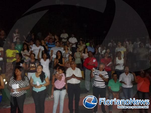 Procissão e missa encerraram os festejos de Nossa Senhora das Graças em Floriano.(Imagem:FlorianoNews)