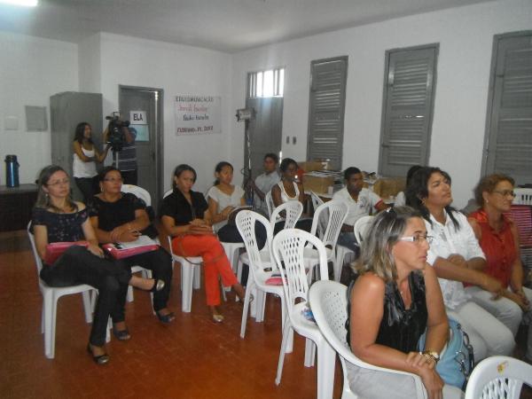 Professores do Programa ProJovem Urbano recebem capacitação.(Imagem:FlorianoNews)