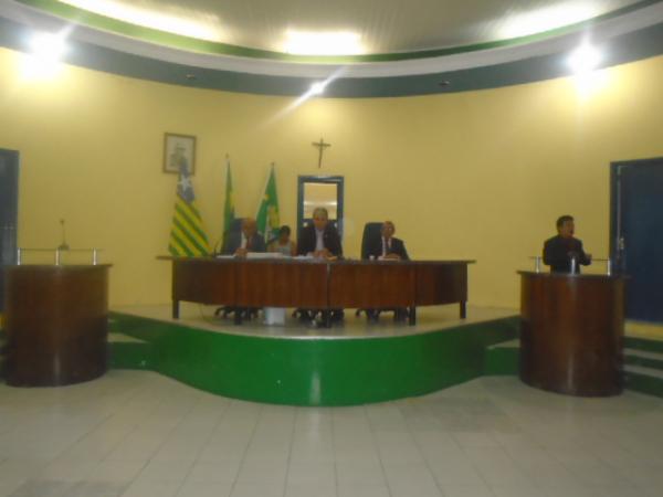 Sessão ordinária debate obra do esgotamento sanitário em Floriano.(Imagem:FlorianoNews)