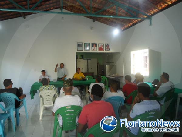 Presidente do PPL apresenta estatuto à Associação de Ex-Combatentes.(Imagem:FlorianoNews)