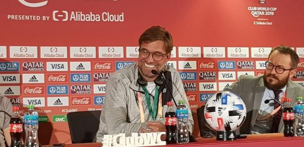 Klopp mostrou o habitual bom humor na coletiva em Doha(Imagem:Rodrigo Lois)