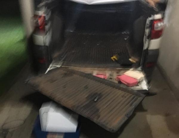 Droga encontrada no carro(Imagem:Divulgação/ Polícia Civil)