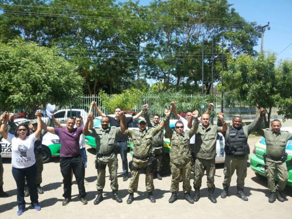 Batalhões aderem o movimento 