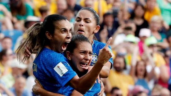 Marta comemora gol do Brasil sobre a Austrália.(Imagem:Reuters)