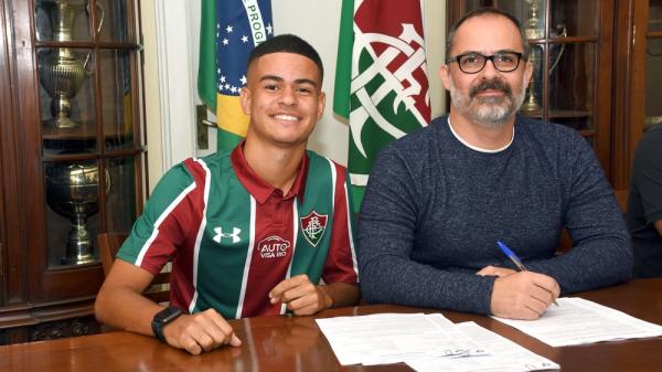 Joia assinou primeiro contrato profissional no fim da gestão Pedro Abad(Imagem:Mailson Santana)