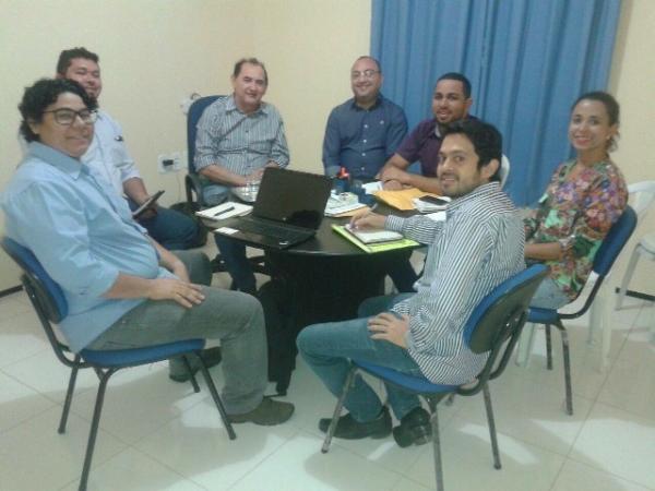Reunião discute implantação do Programa Identidade Jovem em Floriano.(Imagem:SECOM)