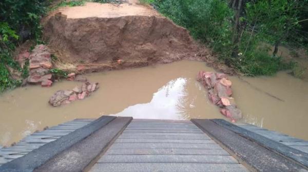 Forte chuva derruba ponte localizada na zona rural do município de Palmeira do Piauí(Imagem:Prefeitura de Palmeira do Piauí)