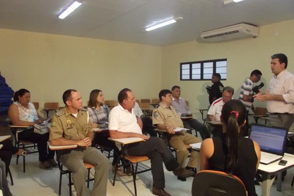 Entidades e órgãos públicos se reúnem para definir programação da semana nacional do trânsito.(Imagem:FlorianoNews)