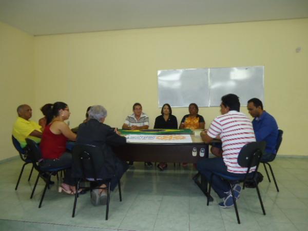 Reunião do Rotary debate panfletagem no carnaval de Floriano.(Imagem:FlorianoNews)