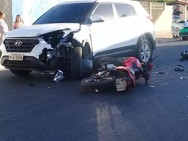 Colisão entre moto e carro deixa motociclista ferido em Floriano.(Imagem:Divulgação)