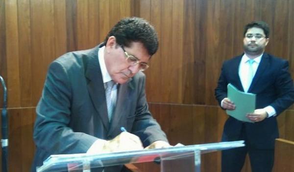 Ismar Marques, que tomou posse na Assembleia Legislativa em março, pode se licenciar para dar lugar a B. Sá Filho.(Imagem:Cidadeverde.com)