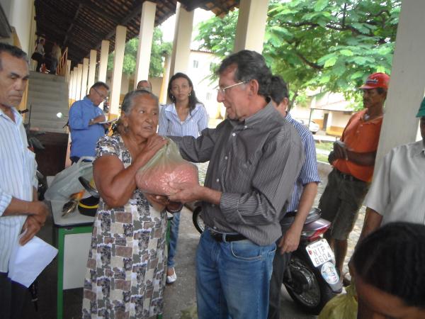 Pequenos produtores rurais de Floriano recebem sementes de milho e feijão.(Imagem:FlorianoNews)