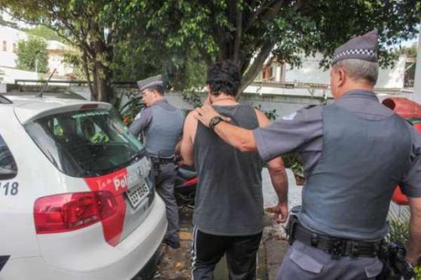 Renner, da dupla com Rick, é detido por embriaguez após provocar acidente em SP.(Imagem:MSN)