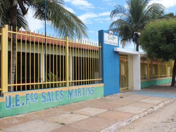 Vítima de estupro coletivo retornou às aulas no colégio em Castelo do Piauí.(Imagem:Catarina Costa / G1)