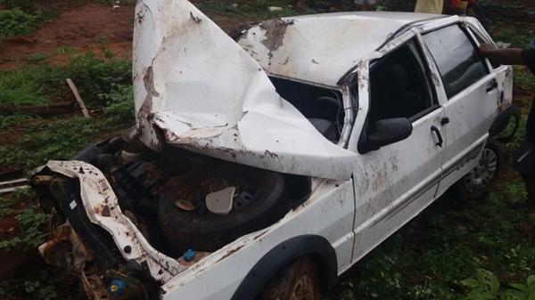 Veículo ficou completamente destruído após acidente na BR-407, em Picos, no Piauí (Imagem:Portal Grande Picos)