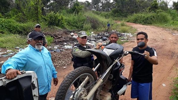 Moto roubada em Floriano é recuperada na cidade de Angical.(Imagem:Divulgação/PM)