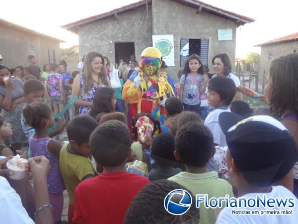 Clube da Fraternidade Feminina fez a entrega de brinquedos em Floriano.(Imagem:FlorianoNews)